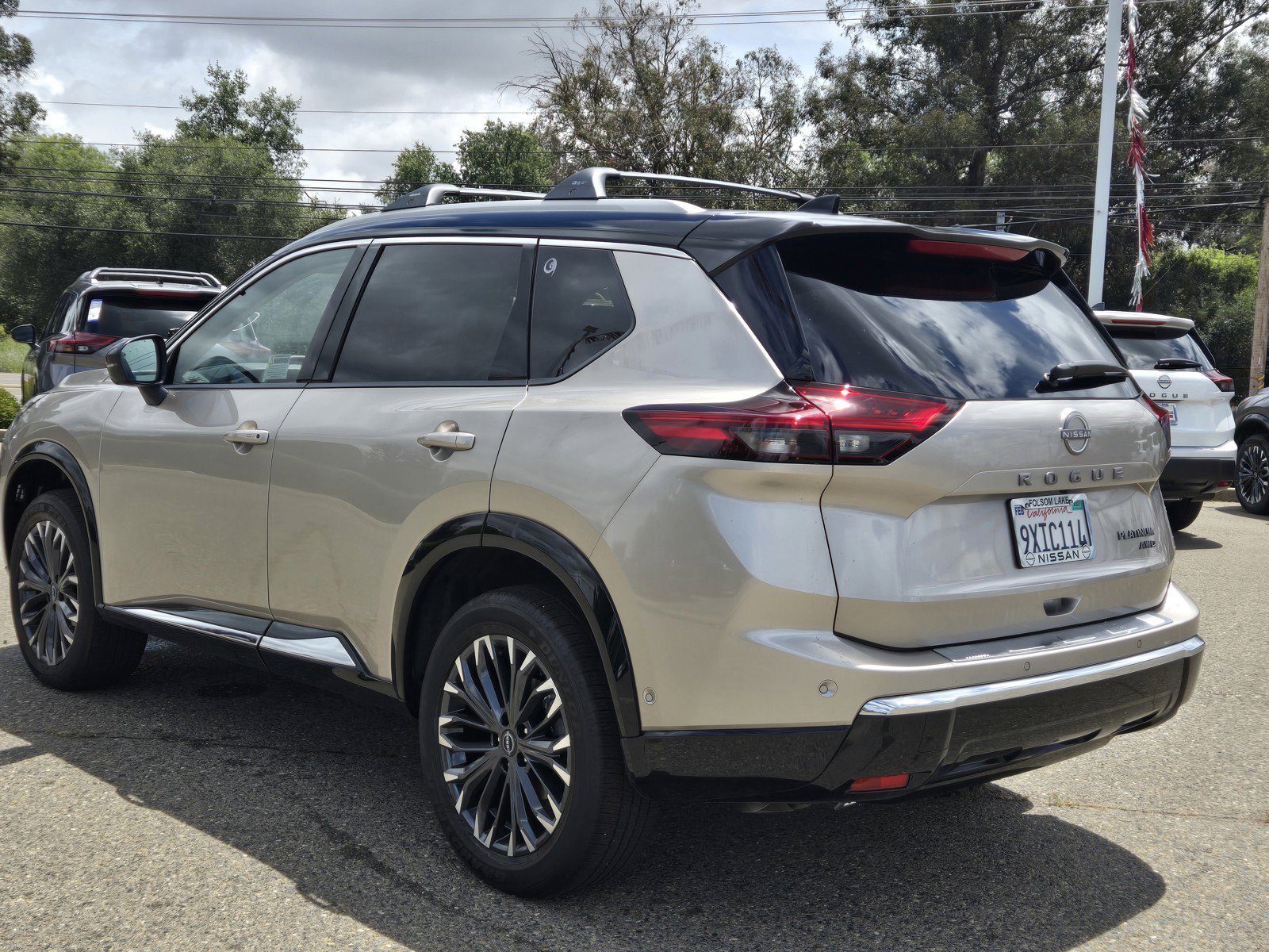 Certified 2026 Nissan Rogue Platinum w/ Platinum Premium Package AWD/4WD image 6