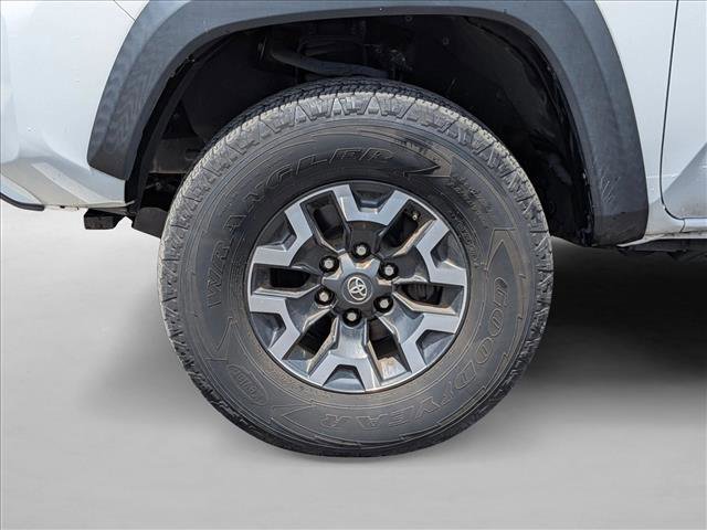 Used 2020 Toyota Tacoma TRD Off-Road AWD/4WD image 3