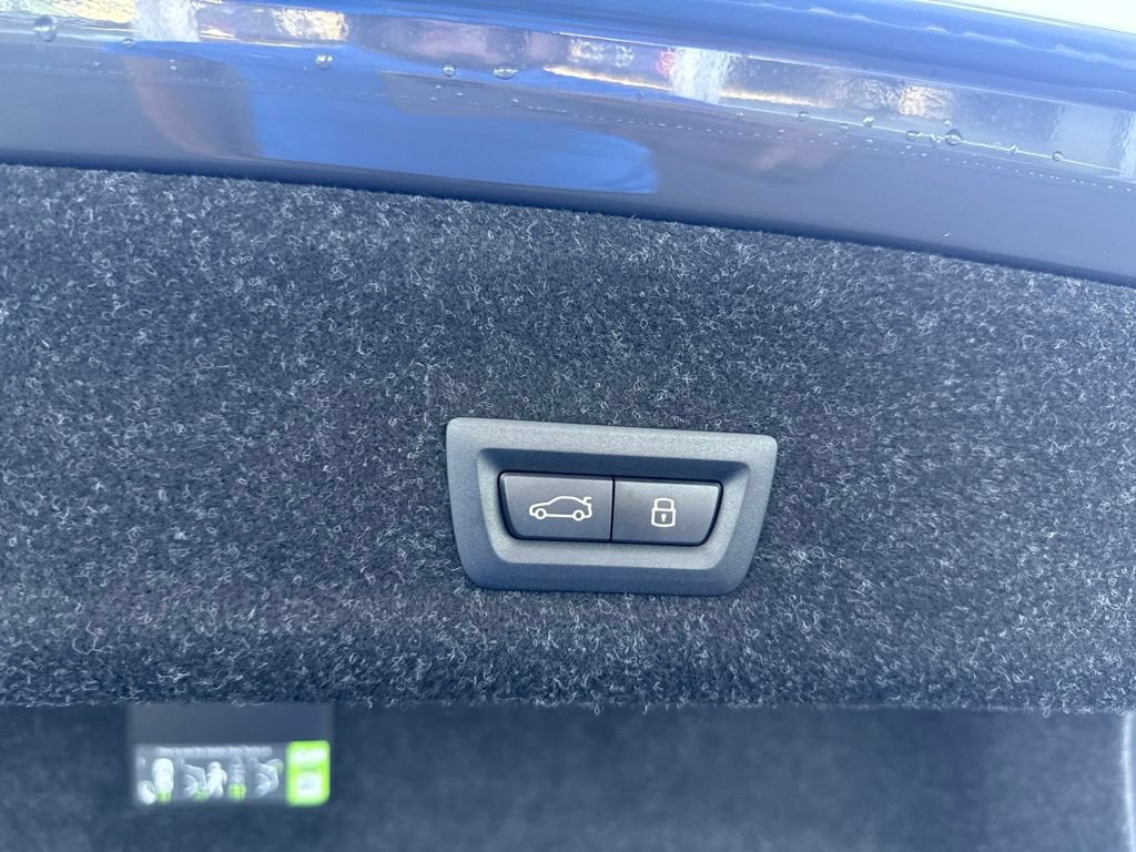 New 2026 BMW 330i Sedan w/ Convenience Package RWD image 22