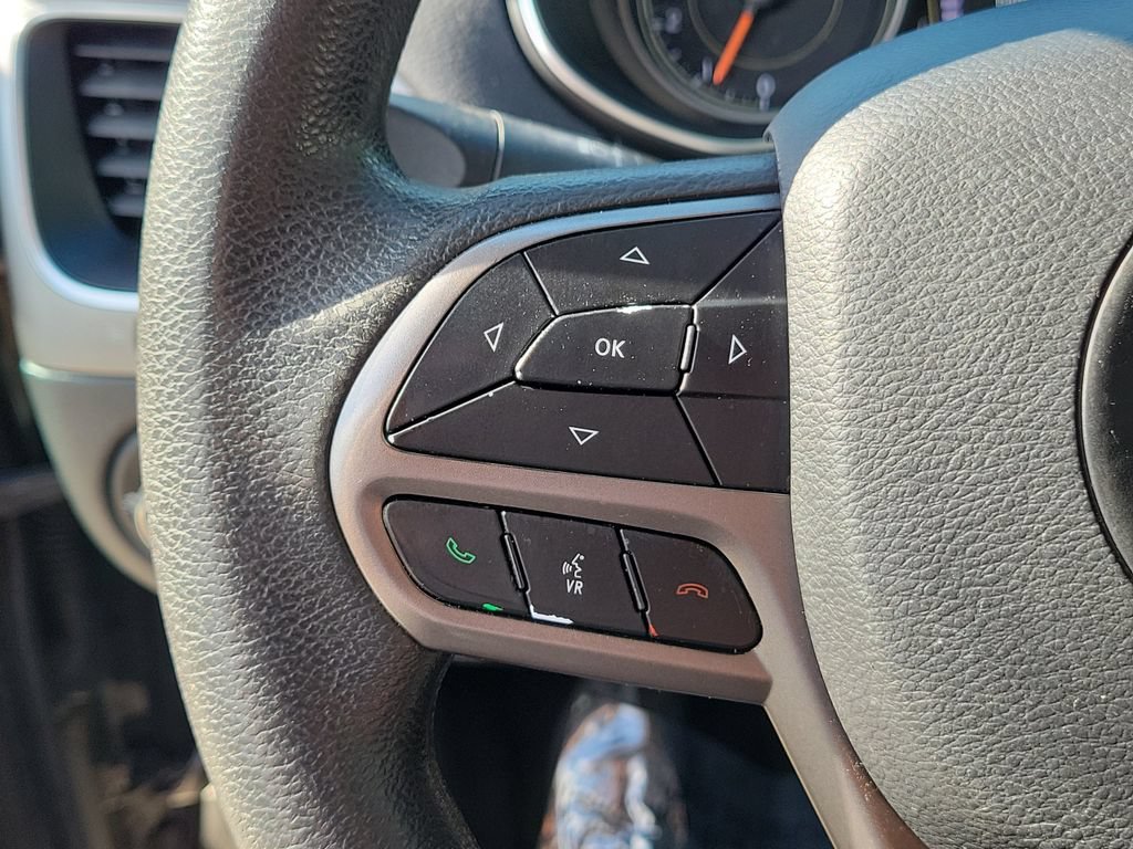 Used 2019 Jeep Cherokee Latitude w/ Popular Appearance Group FWD image 22