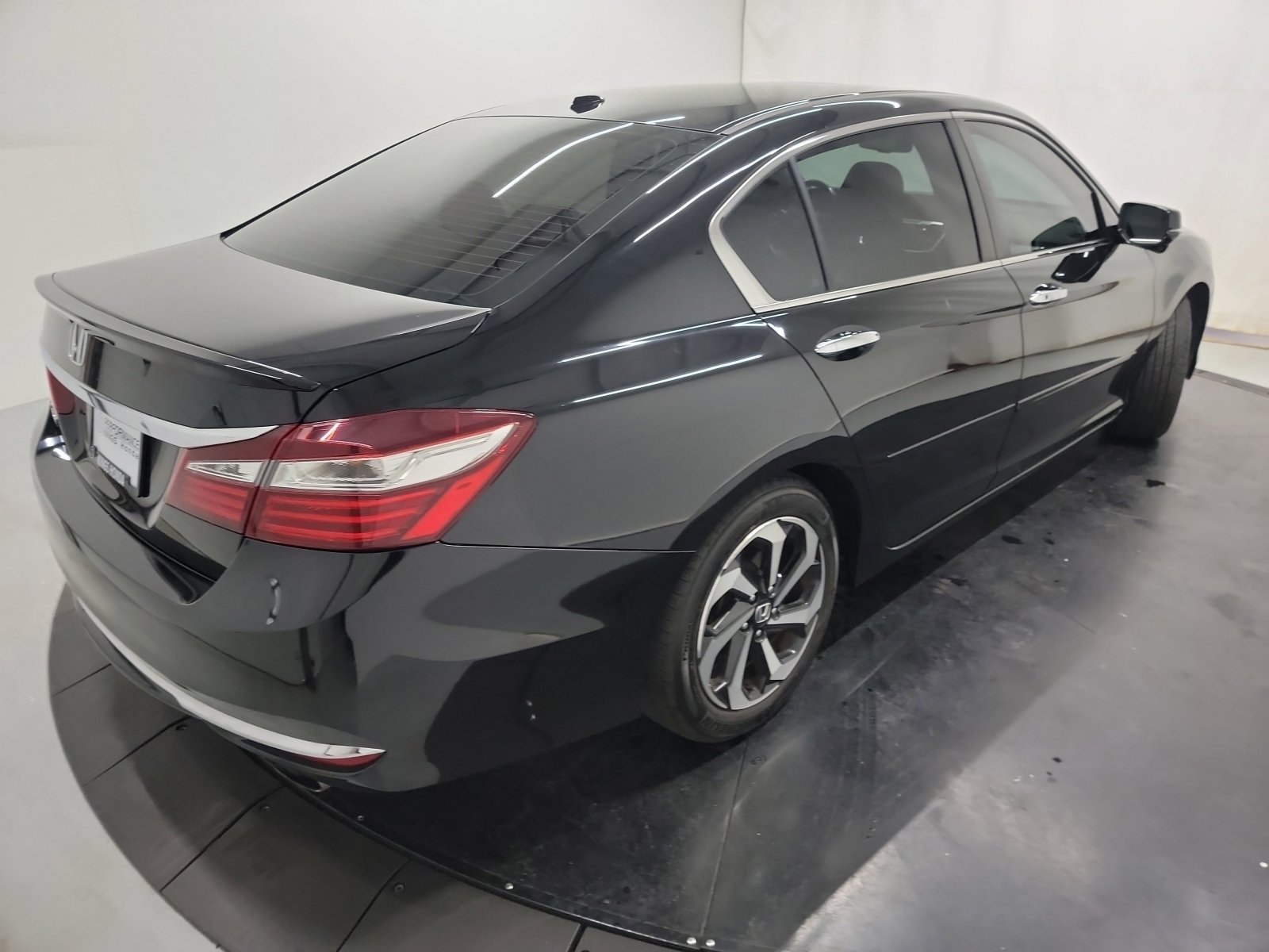 Used 2016 Honda Accord EX-L image 9