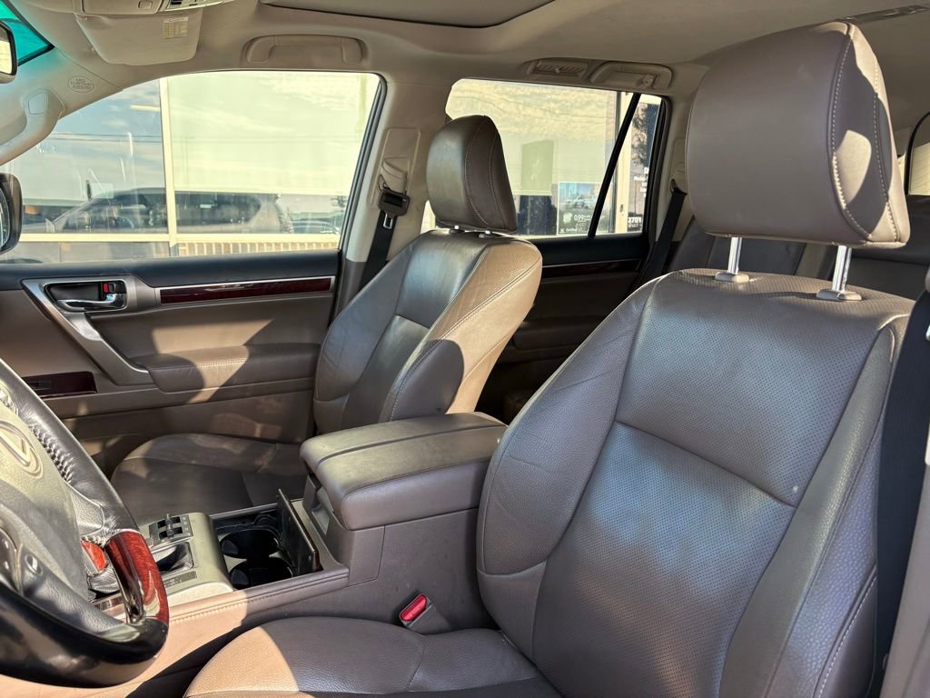 Used 2017 Lexus GX 460 Premium w/ Premium Package image 11