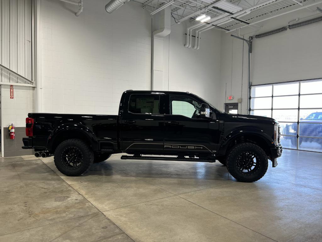 New 2026 Ford F250 Lariat w/ Black Appearance Package image 5