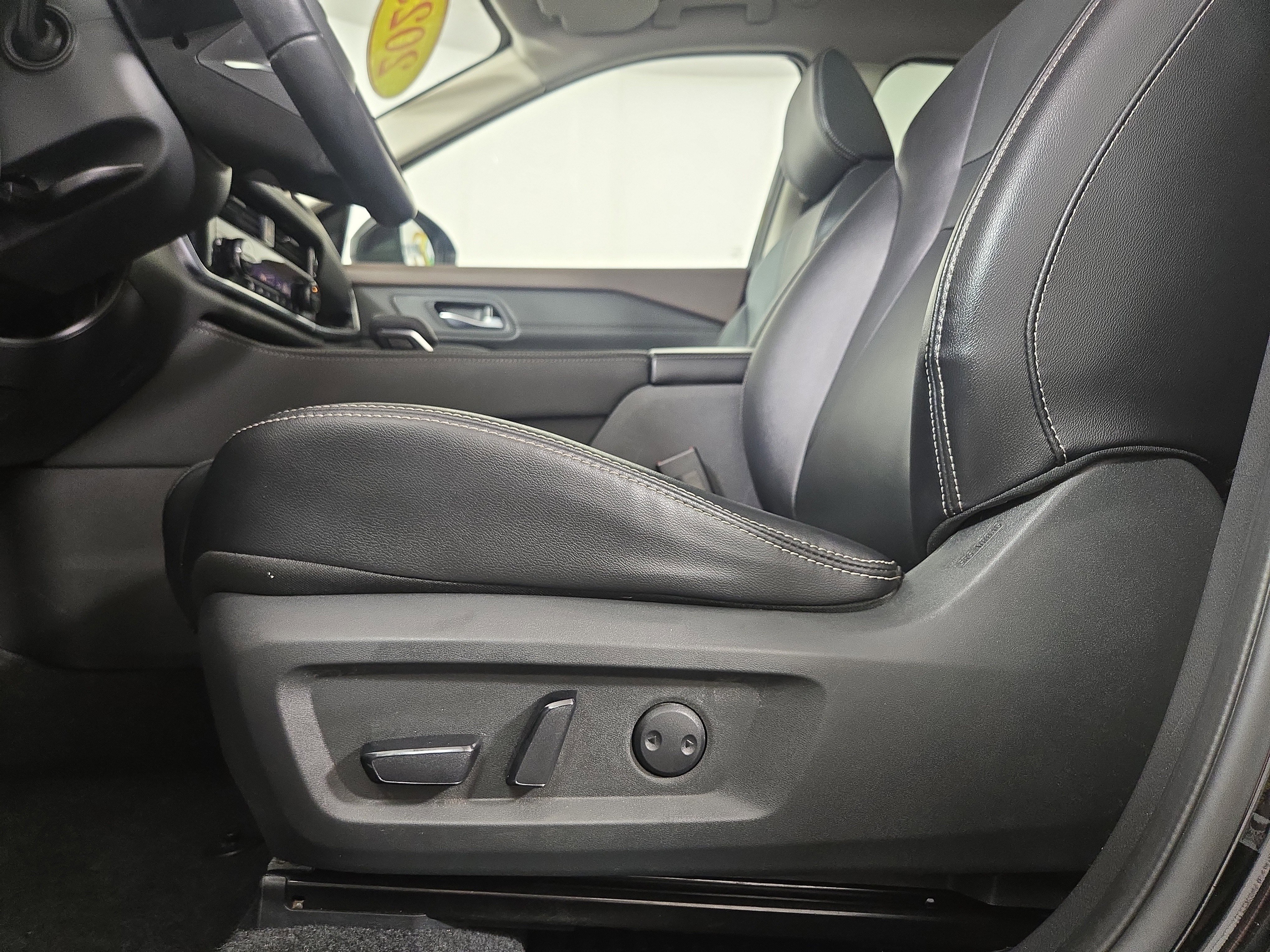 Used 2023 Nissan Rogue SL AWD/4WD image 30