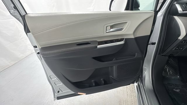 Used 2024 Toyota Sienna XLE image 21