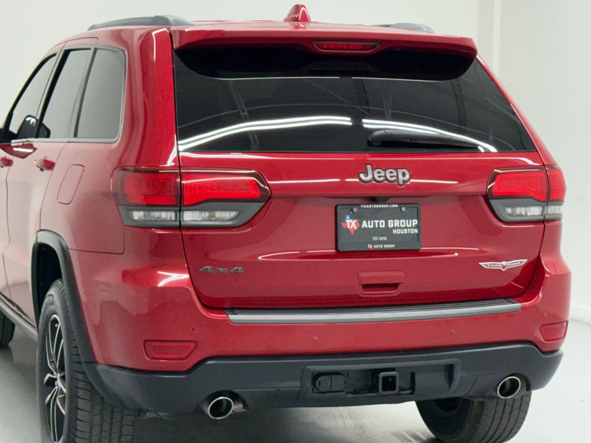 Used 2017 Jeep Grand Cherokee Trailhawk AWD/4WD image 13