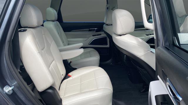 Certified 2022 Kia Telluride SX w/ Towing Package FWD image 26