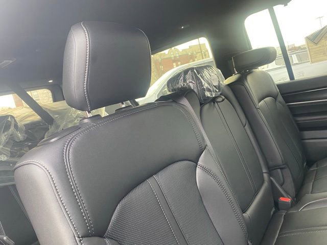 New 2024 Jeep Wagoneer L 4WD w/ Convenience Group I image 32