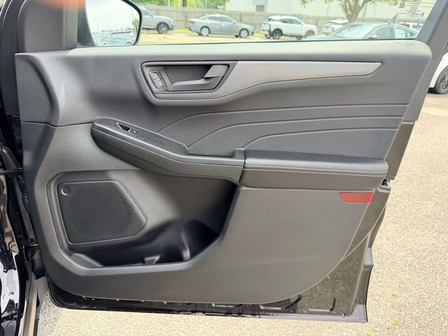 Used 2025 Ford Escape Active AWD/4WD image 8