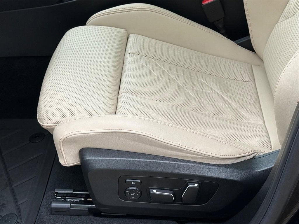 Certified 2025 BMW X3 xDrive30i w/ Premium Package image 21