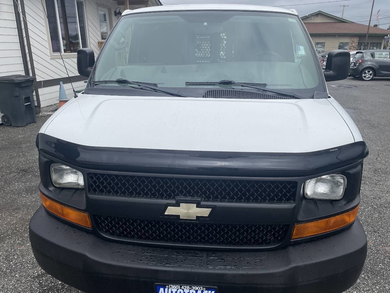Used 2011 Chevrolet Express 1500 image 2
