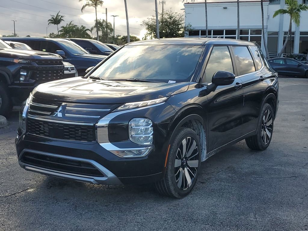 New 2026 Mitsubishi Outlander SE image 3