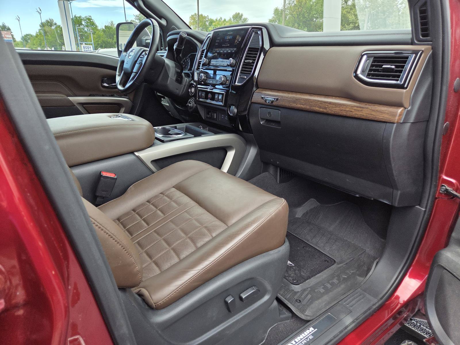 Used 2022 Nissan Titan Platinum Reserve w/ Moonroof Package AWD/4WD image 20