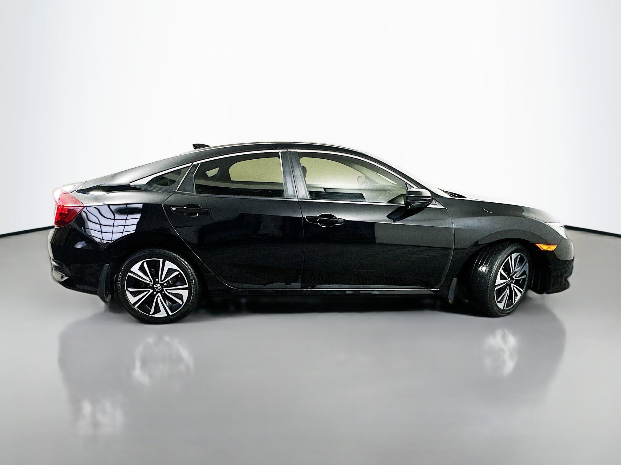 Certified 2018 Honda Civic EX-L image 8