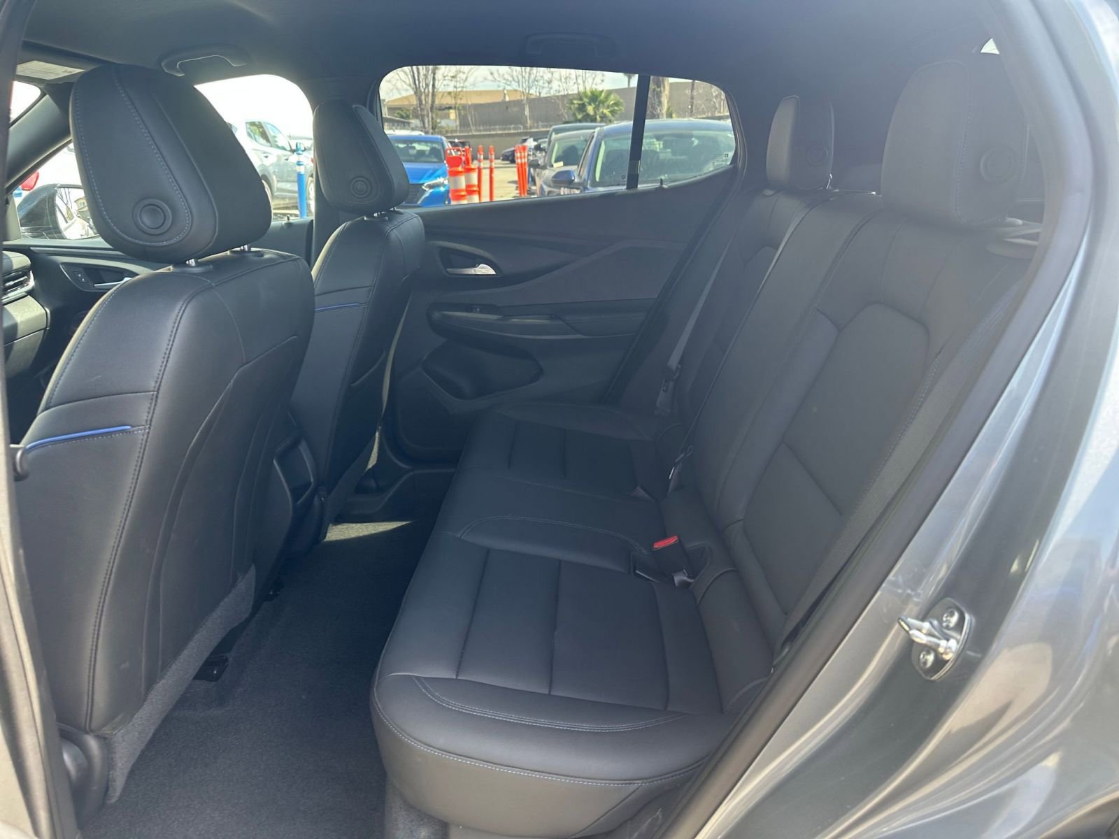 Used 2025 Buick Envista Sport Touring image 24