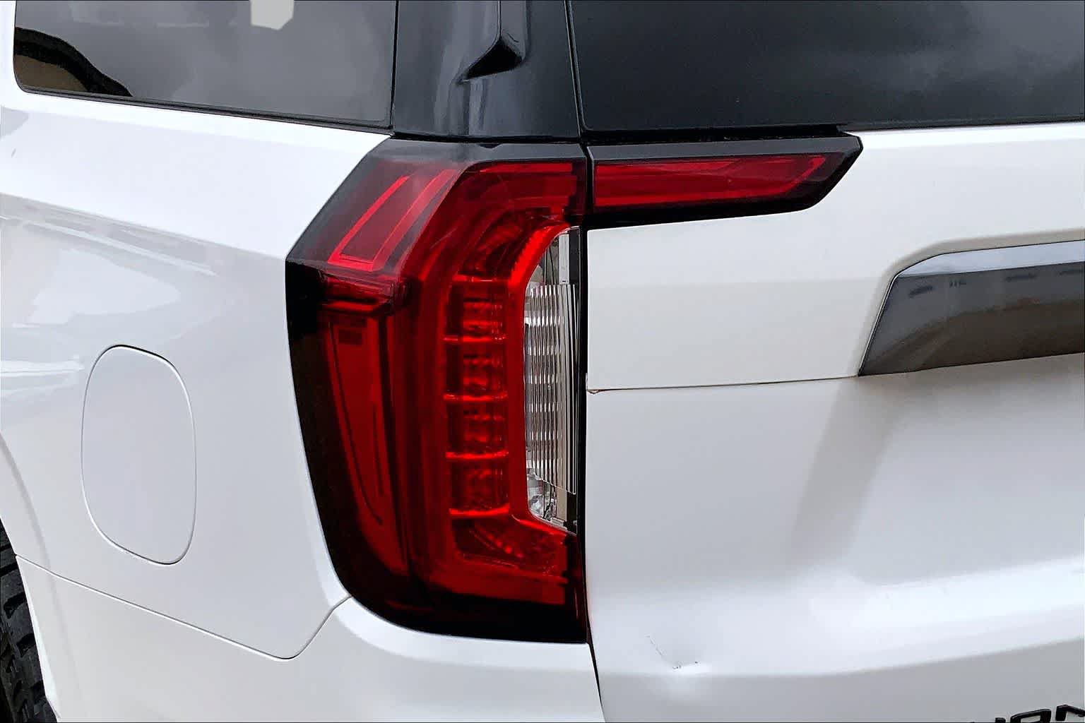 Used 2024 GMC Yukon XL AT4 w/ AT4 Premium Plus Package AWD/4WD image 56