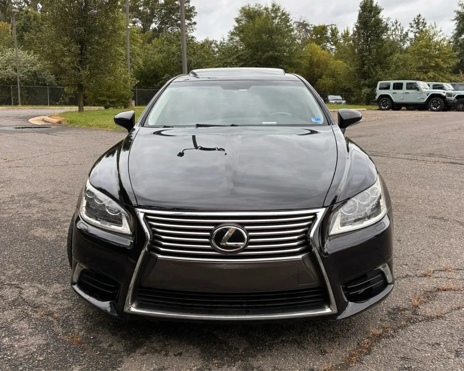 Used 2013 Lexus LS 460 L w/ All-Weather Pkg RWD image 17