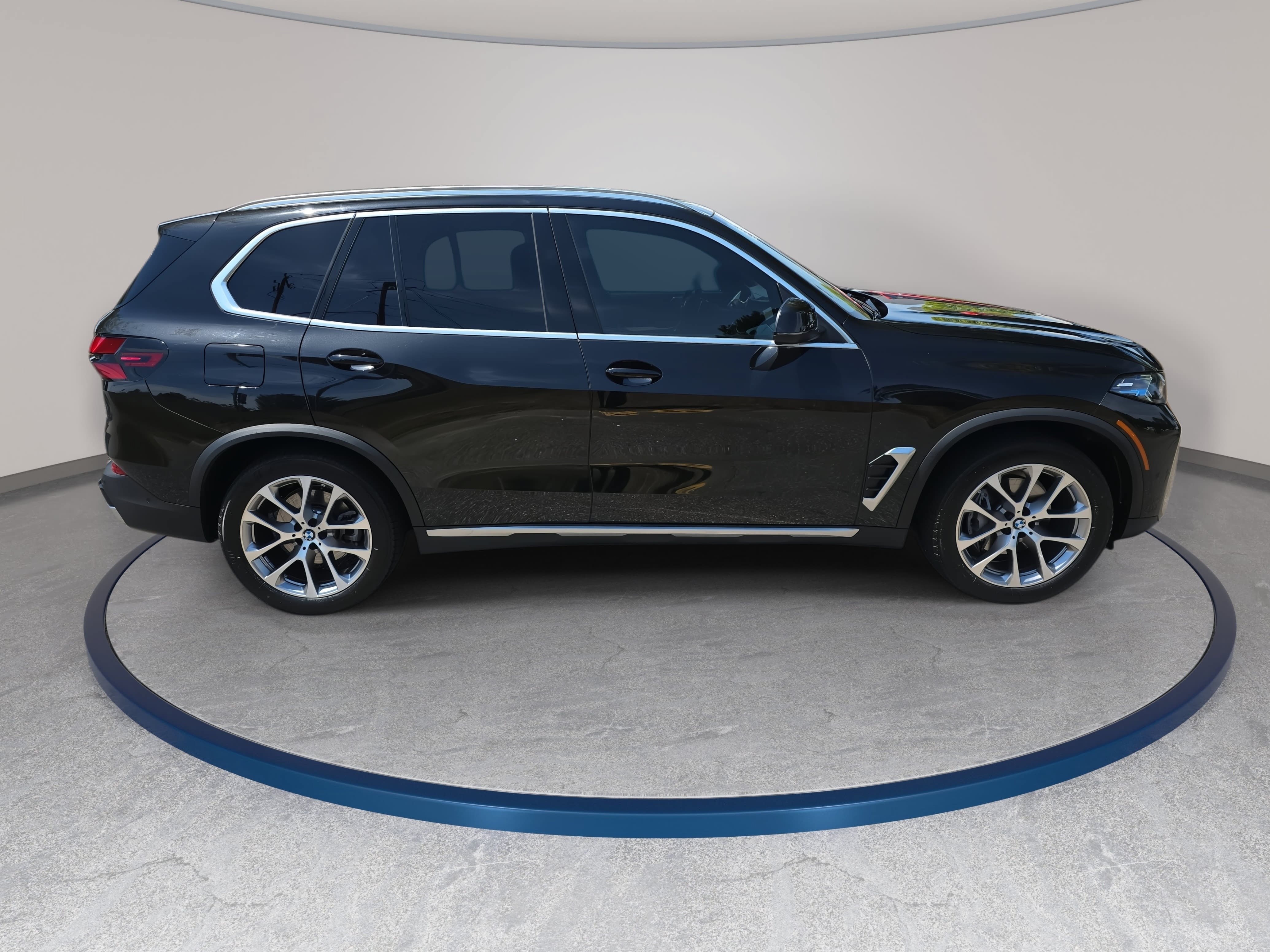 Used 2025 BMW X5 sDrive40i w/ Executive Package RWD image 4