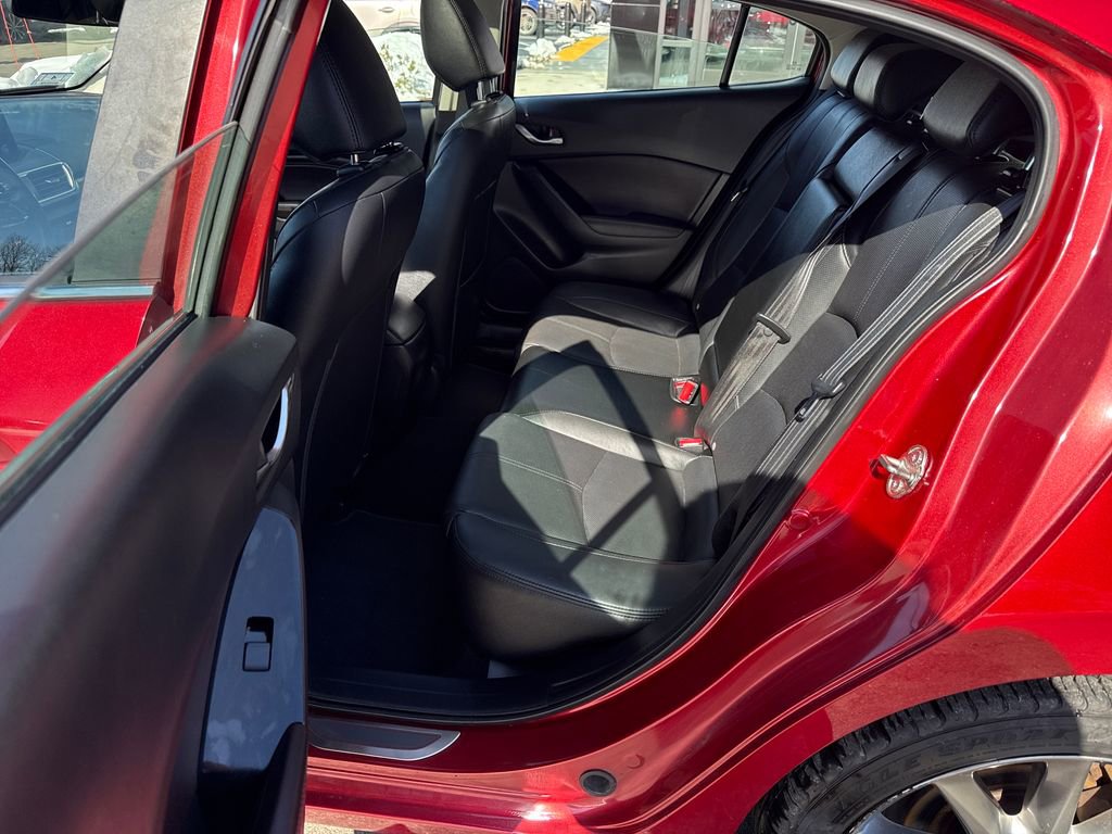 Used 2018 MAZDA MAZDA3 Grand Touring image 30