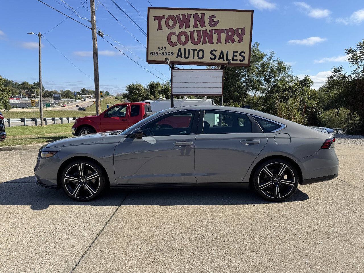Used 2023 Honda Accord Sport image 4