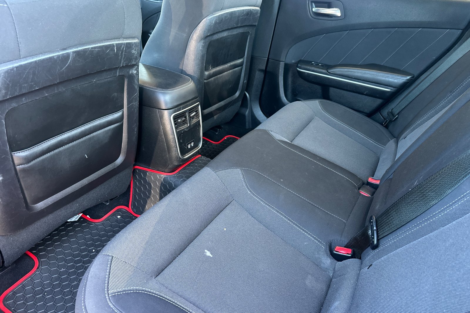 Used 2019 Dodge Charger SXT RWD image 14