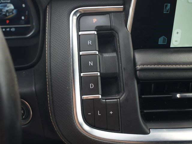 Used 2023 Chevrolet Suburban Premier image 11