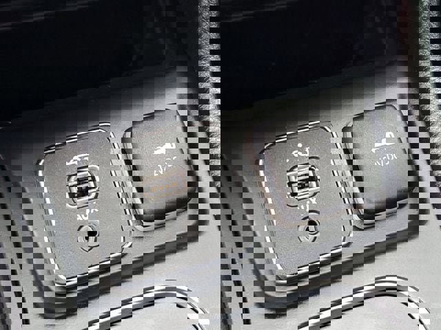 Used 2019 Jeep Cherokee Latitude Plus image 25