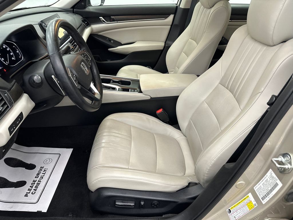 Used 2018 Honda Accord Touring image 9