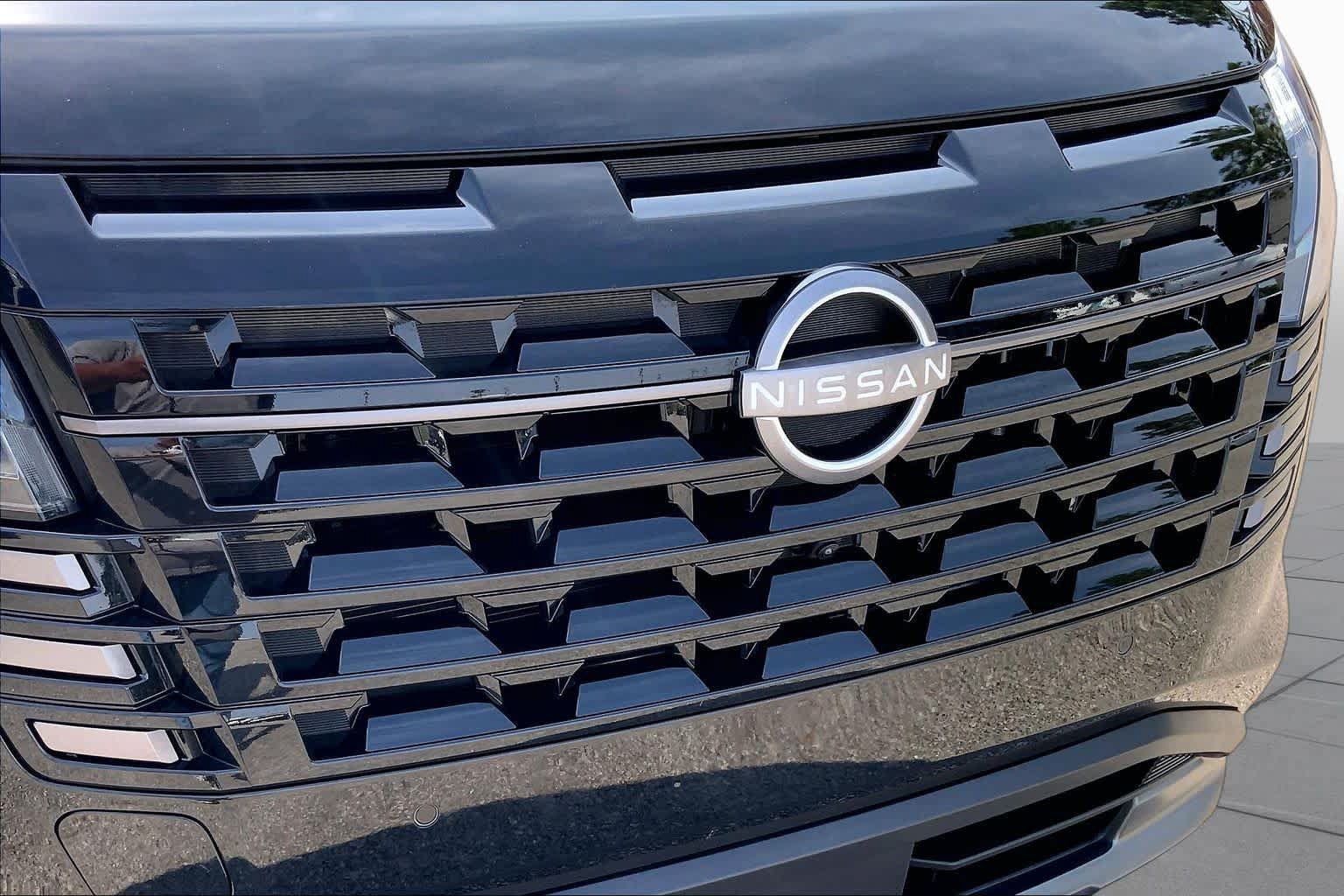 Used 2026 Nissan Pathfinder Platinum FWD image 29