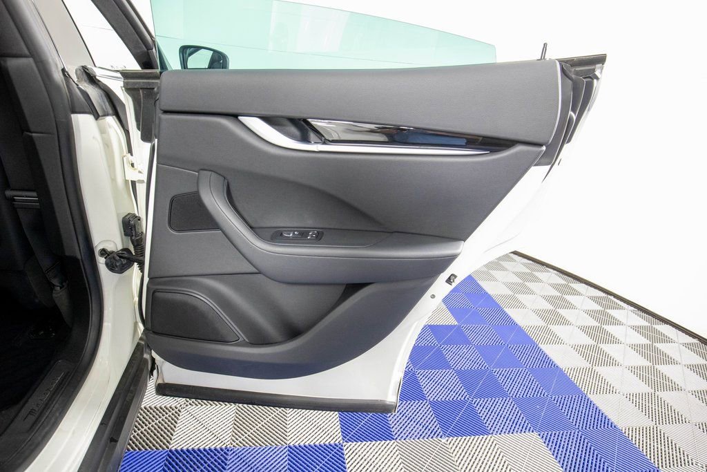 Used 2023 Maserati Levante Modena image 16