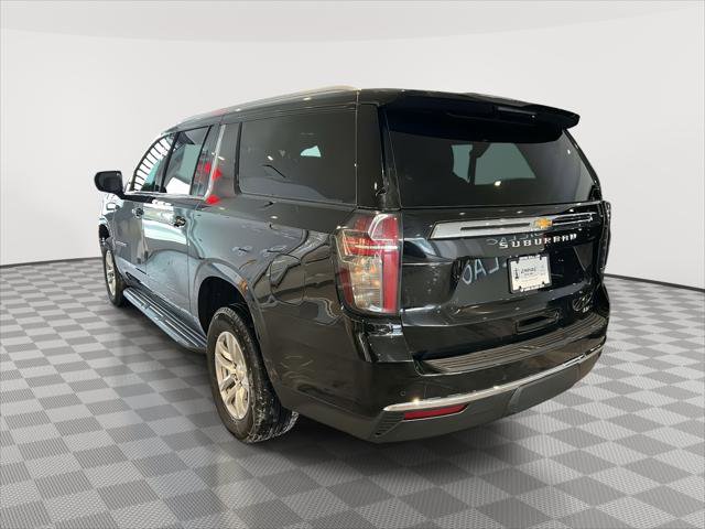 Used 2024 Chevrolet Suburban LT image 6