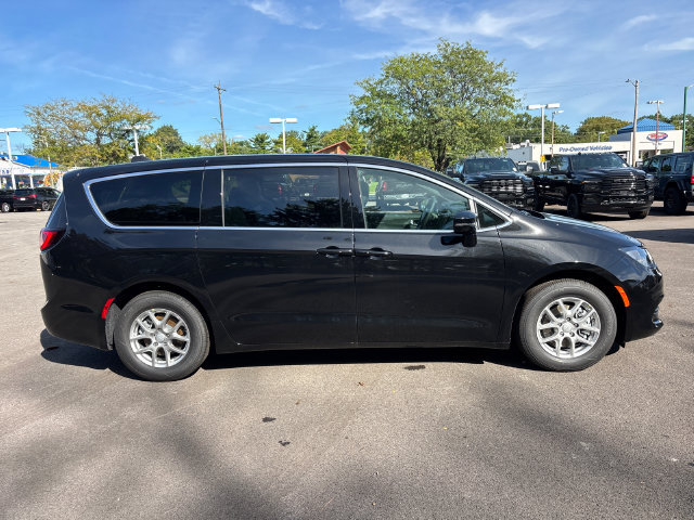 New 2027 Chrysler Pacifica LX FWD image 21