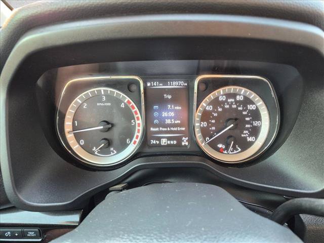 Used 2017 Nissan Titan SV AWD/4WD image 12