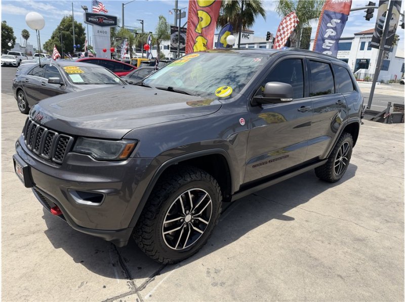 Used 2018 Jeep Grand Cherokee Trailhawk w/ Trailhawk Luxury Group AWD/4WD image 9