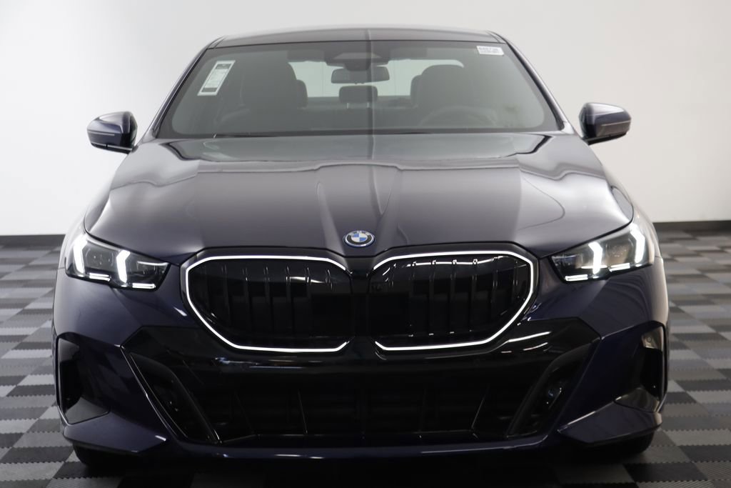 New 2026 BMW 550e xDrive w/ Executive Package image 23