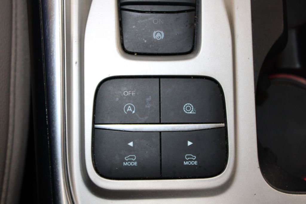 Used 2021 Ford Explorer Limited w/ Equipment Group 301A image 51