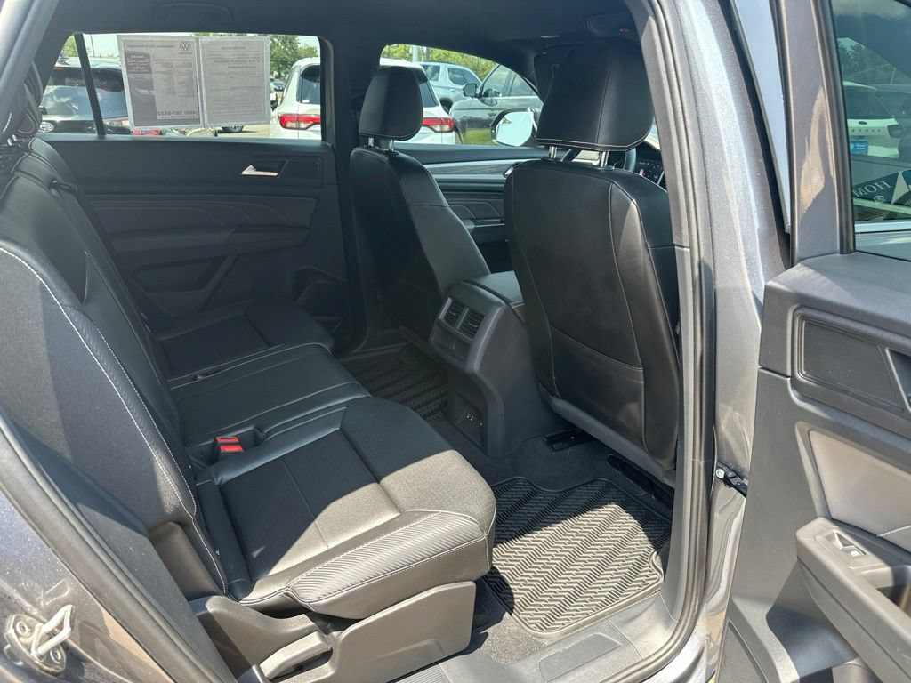 Used 2023 Volkswagen Atlas Cross Sport SE AWD/4WD image 20