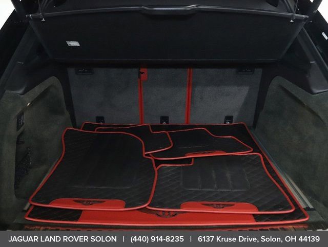 Used 2022 Bentley Bentayga image 35