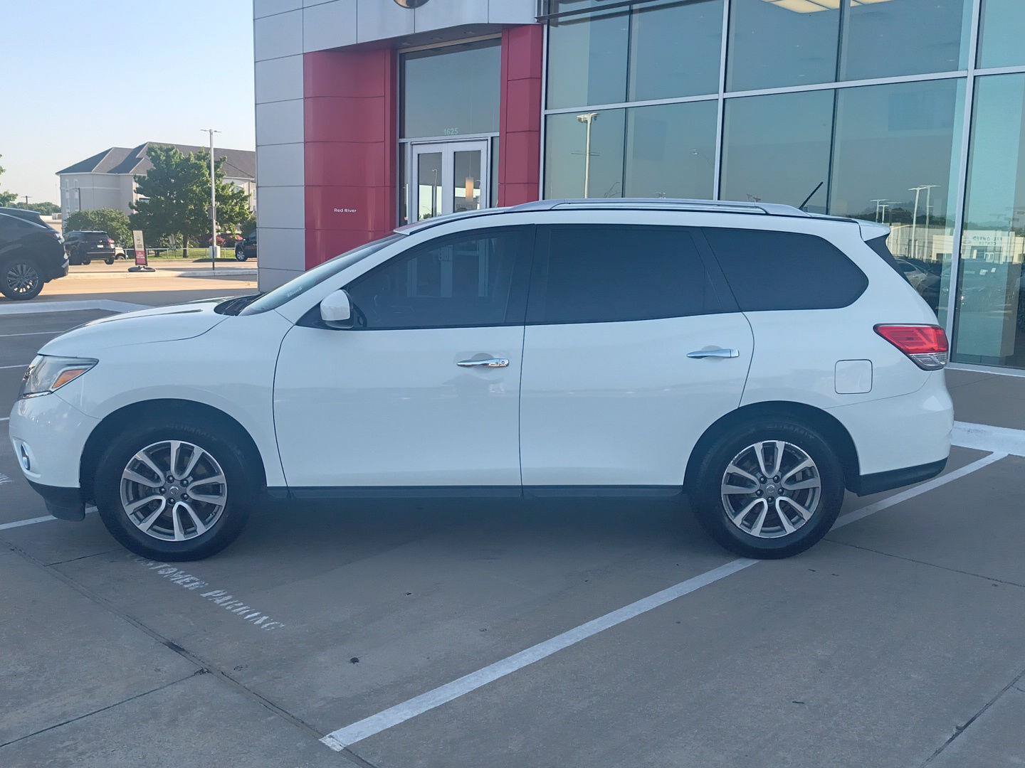 Used 2016 Nissan Pathfinder SV FWD image 10