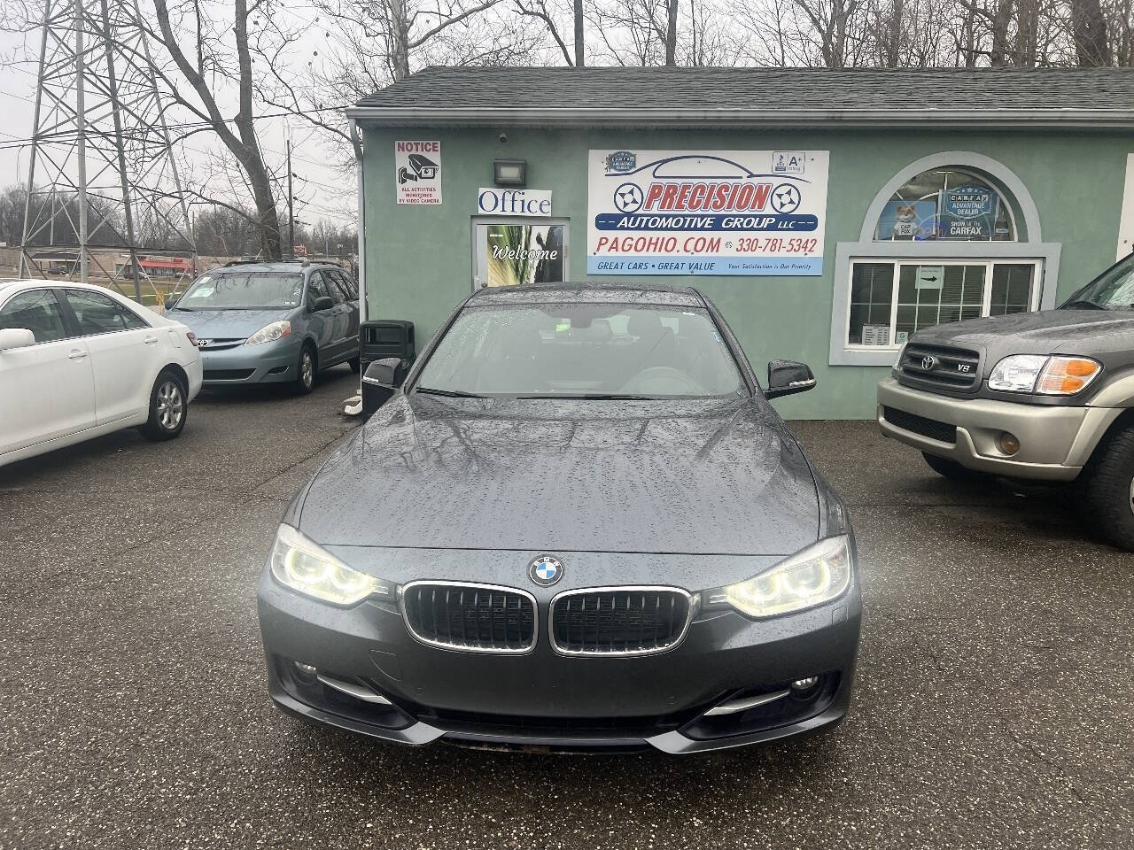 Used 2014 BMW 335i xDrive Sedan AWD/4WD image 3