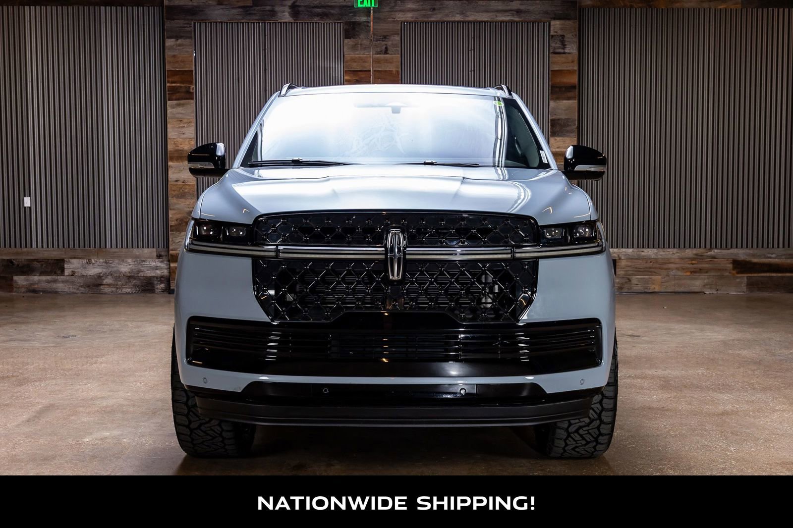Used 2025 Lincoln Navigator L Reserve w/ Jet Appearance Package AWD/4WD image 4
