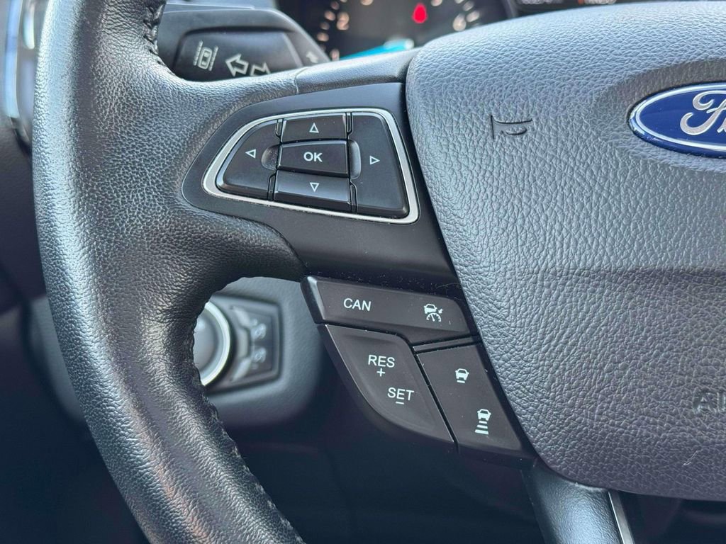 Used 2018 Ford Escape Titanium w/ Ford Safe & Smart Package image 25