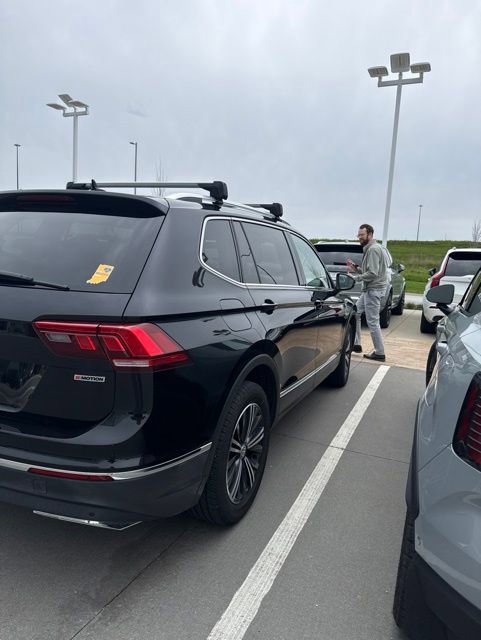 Used 2019 Volkswagen Tiguan SEL AWD/4WD image 3