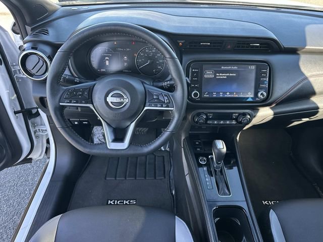 Used 2023 Nissan Kicks SR w/ SR Premium Package image 16