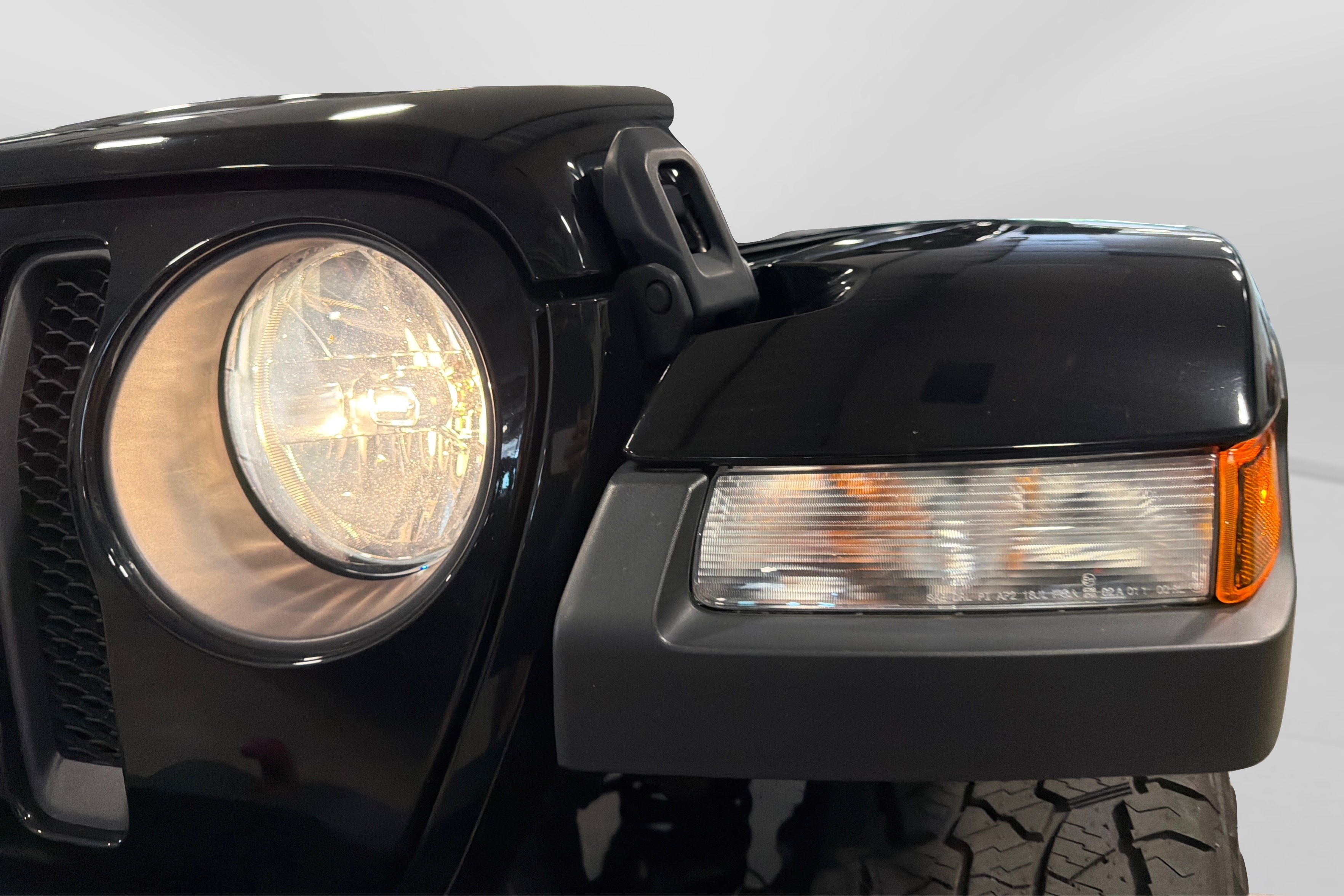 Used 2022 Jeep Wrangler Unlimited Rubicon AWD/4WD image 13