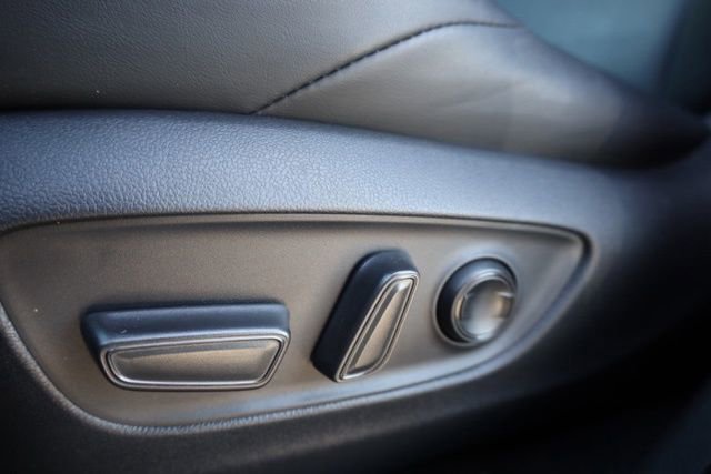 Used 2022 Toyota Venza XLE AWD/4WD image 16