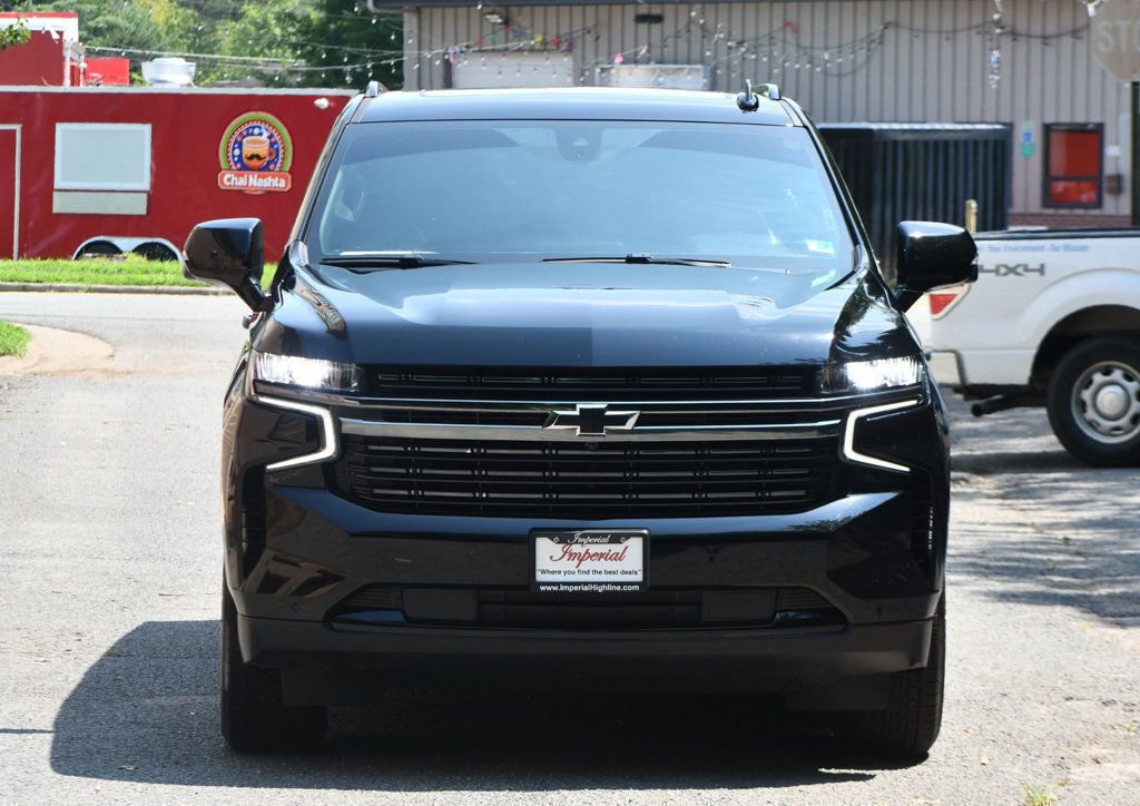 Used 2022 Chevrolet Suburban RST w/ Sport Performance Package image 2