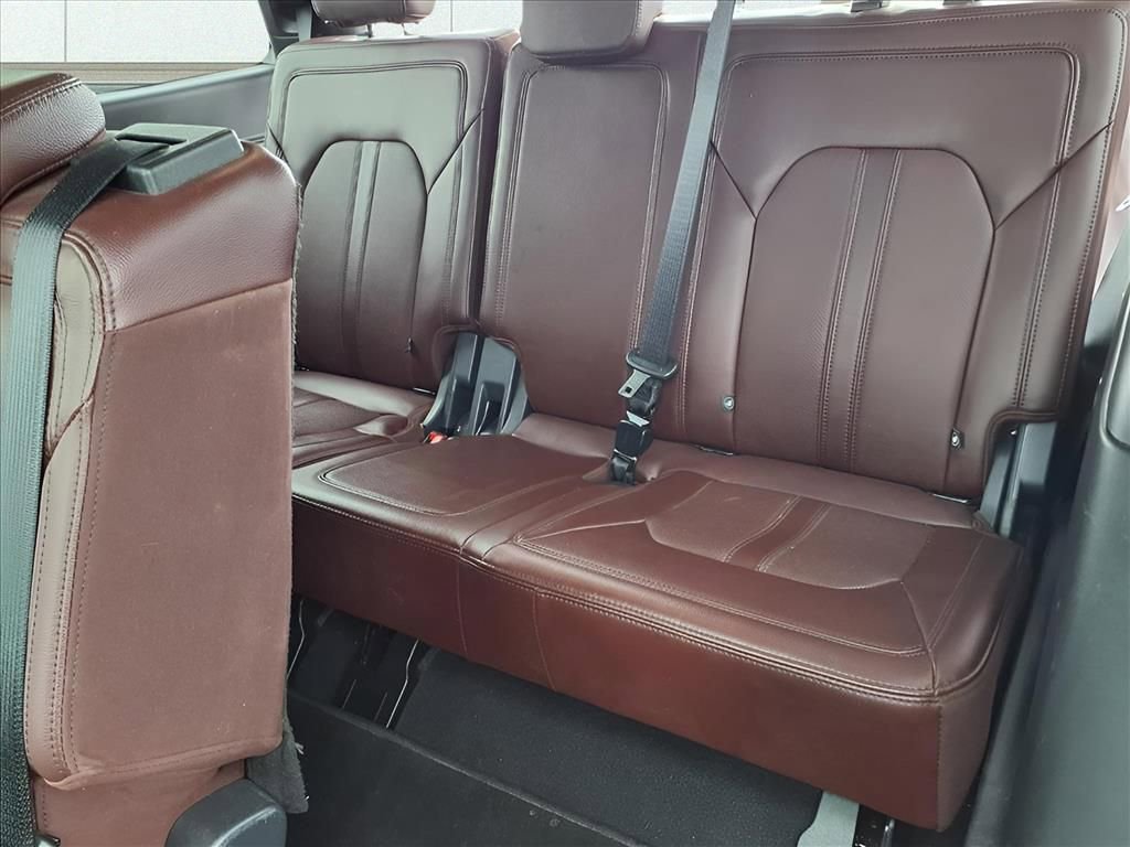 Used 2024 Ford Expedition Limited image 32