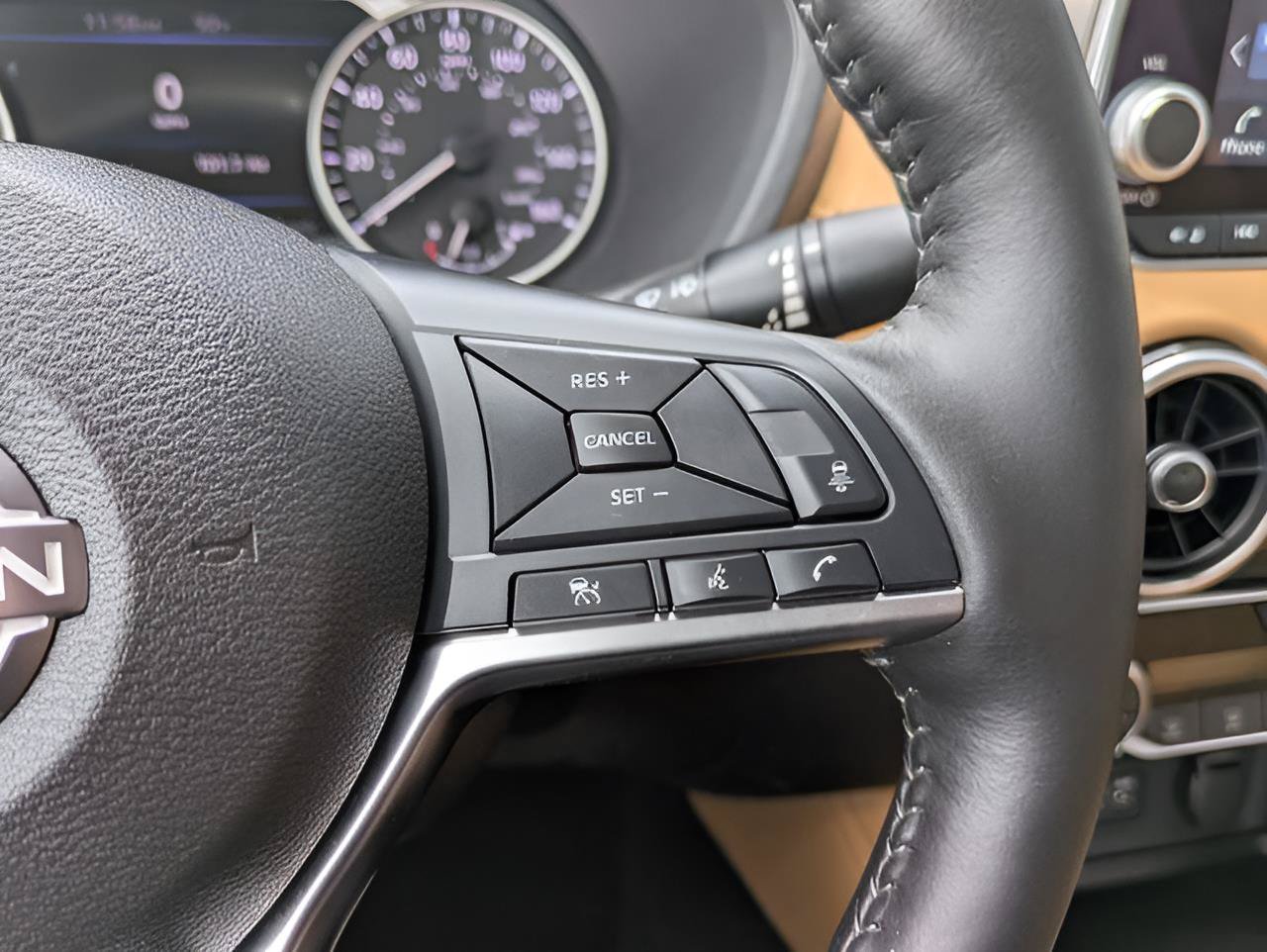 Used 2025 Nissan Sentra SV w/ SV Premium Package FWD image 16