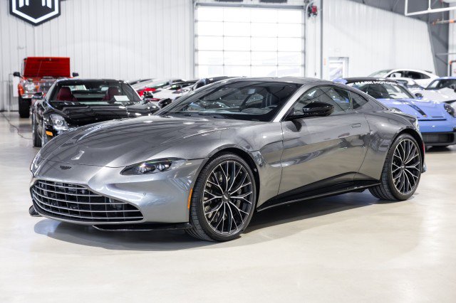Used 2023 Aston Martin V8 Vantage Coupe image 2